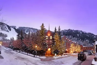 Image de Luxurious St Regis with 3 bedrooms/3 baths in heart of Aspen, walk to lift