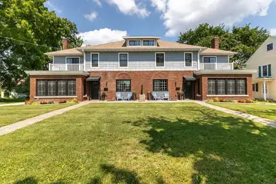 Image de New South Grandview Townhome. Centrally Located!