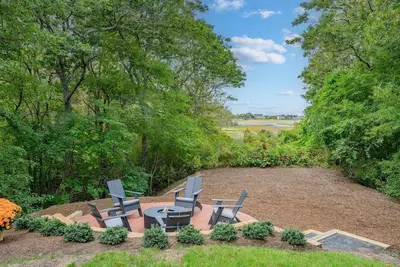 Image de Serene Cape Cod Retreat with Lake Views & Fire Pit