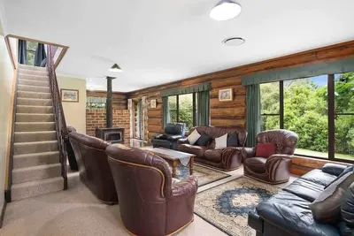 Image de Canobolas Mountain Four-Bedroom Log Cabin