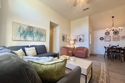 Image de Baylor House - Stylish Abilene Getaway