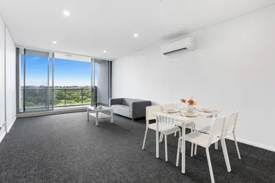 Cozy 2br Waterloo Haven Near Cafés & Parks