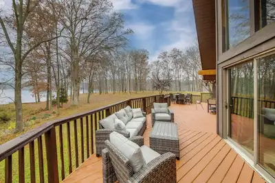 Image de Waterfront Gem w/ Private Dock on Sullivan Lake!