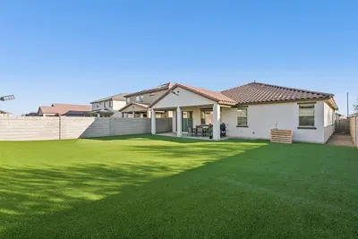 Image de Running Deer Getaway | 3 Bed + Office • 2 Bath