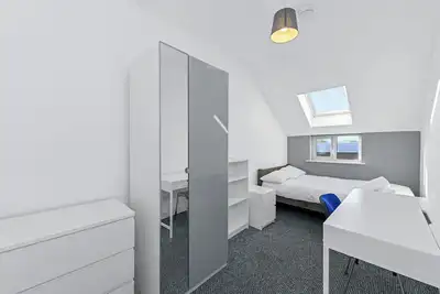 Image de Large Family Home with 6 Beds Near Highfields Park