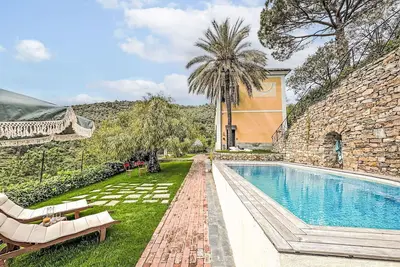 Image de Belle maison de vacances privée avec Wifi, piscine privée, patio et vue panoramique