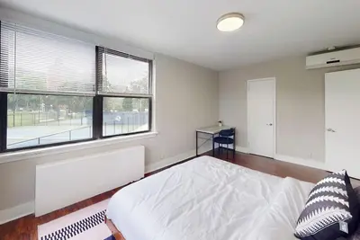 Image de Welcoming apartment with simple, stylish touches