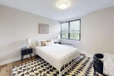 Image de Fresh, airy space ideal for long or short stays