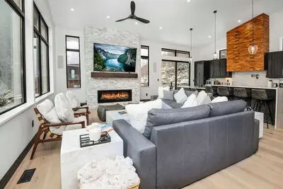 Image de 6br Luxury Mountain Retreat, Views, Private Hot tub
