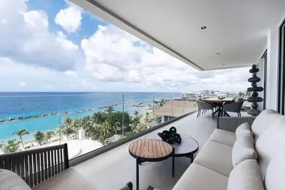 Image de Oceanfront Penthouse at One Mambo Beach by Bocobay