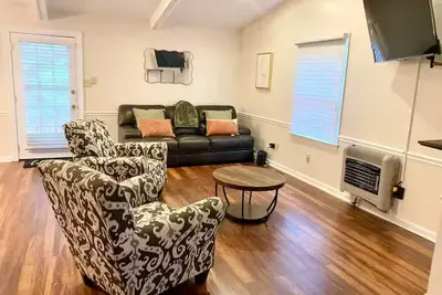 Image de Modern Family Living – Near Food, I-85 & Hospital