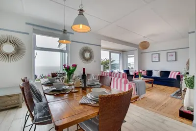 Image de 4 Bed in Praa Sands (oc-poohco)