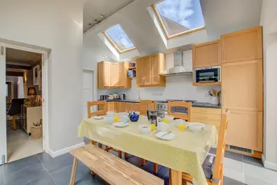 Image de 3 Bed in Salthouse (oc-2002)