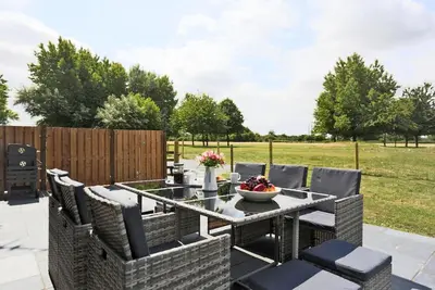 Image de 4 Bed in Barsham (oc-lbarn)