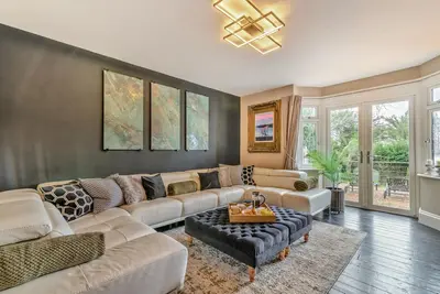 Image de 6 Bed in Worthing (oc-w31944)