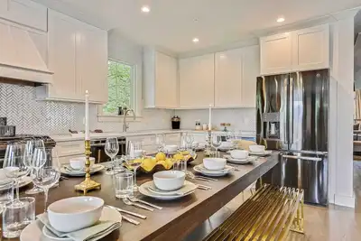 Image de Glamorous Luxury Apartment, Near T