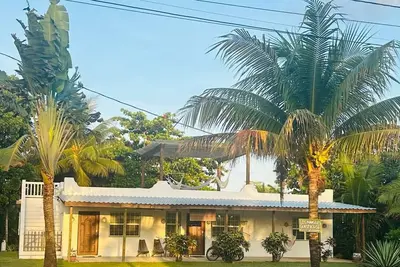 Image de Beach view, Hammocks on roof, Quick walk to beach