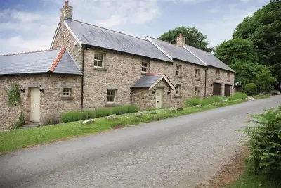 Image de 4 Bed in Gower (oc-hh2112)