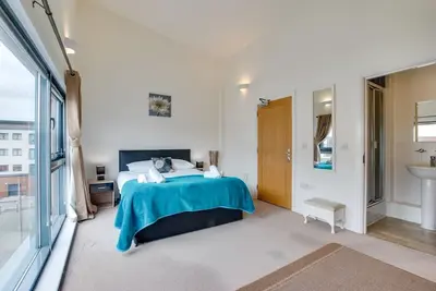 Image de 4 Bed in Marina (oc-hh206)