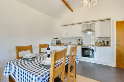 Image de 2 Bed in Gower (oc-hh486)