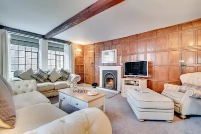 3 Bed in Whitby (oc-w501)