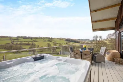 Image de 5 Bed in Berriew (oc-ta10)