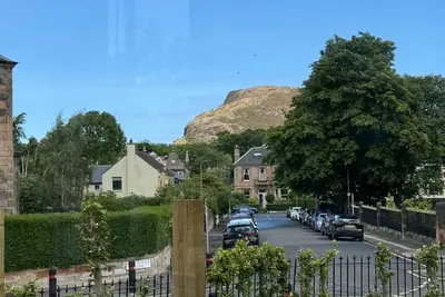 Image de Large Flat in Edinburgh 4/2 with mountain view