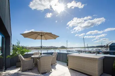 Image de 2 Bed in Woodbridge (oc-chand)