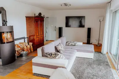 Image de Maison de vacances « Schöne Relaxunterkunft-barrierefrei » avec vue montagne, Wi-Fi et climatisation