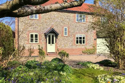 3 Bed in Weybourne (oc-716)