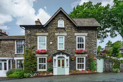 4 Bed in Windermere (oc-gl130)