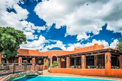 Image de Check Out Victoria Falls National Park! Two Units with Garden View, Pool & Spa!