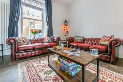 3 Bed in Helston (oc-m33027)