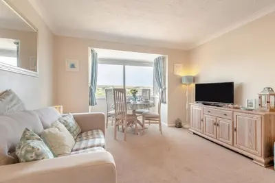 Image de 2 Bed in Swanage (oc-wy477)