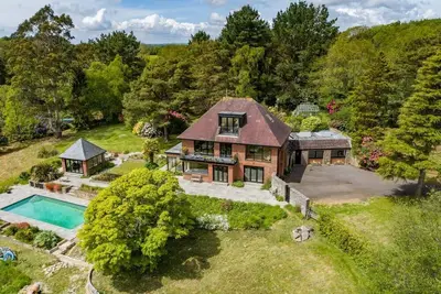 Image de 5 Bed in Uplyme (oc-d32981)