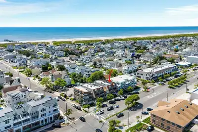 Image de Walk to Beach, Town, Shops, Restaurants. Fully Renovated. Pet friendly.