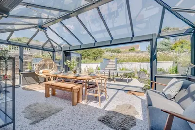 Image de 4 Bed in Mawgan Porth (oc-p00608)