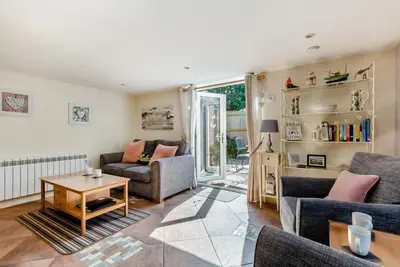 2 Bed in Weybourne (oc-1789)