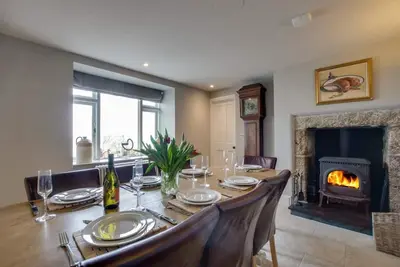 Image de 4 Bed in Newlyn (oc-abcorc)