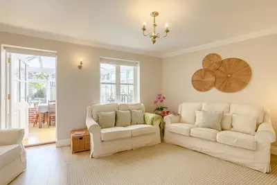 2 Bed in Holt (oc-1810)