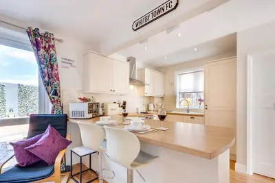 3 Bed in Whitby (oc-w416)