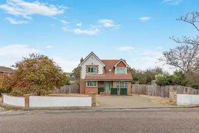 Image de 4 Bed in Freshwater (oc-s33684)