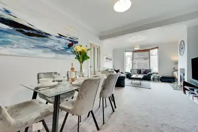 Image de 3 Bed in Tenby (oc-pw1025)