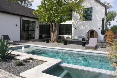 Image de SoCo Social Club: Speakeasy, Pool, Hot Tub & Sauna