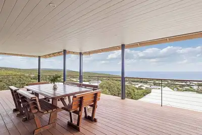 Image de Ocean Views Refined Hilltop Residence by the Sea