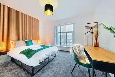 Image de 4 Bed townhouse Swansea city centre