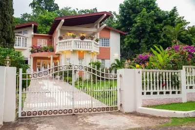 Image de Holistic Wealth Retreat - On the Holistic Wealth Trail w/Pool -Belvedere Jamaica