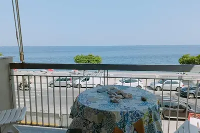 Image de Myron Apartment Sea Front beachfront house