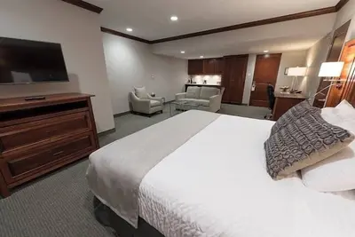Image de Luxury King Suite with sleeper sofa and Breakfast