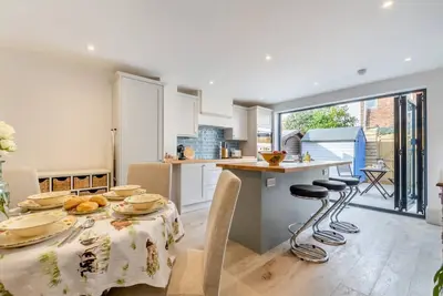 2 Bed in Eastbourne (oc-b30246)